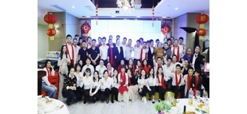 鼠報(bào)春來(lái)福滿(mǎn)門(mén) 廣杰集團(tuán)喜迎2020春節(jié)晚會(huì)