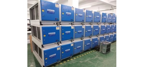 廣杰GOJEK：蘭山區(qū)多數(shù)餐飲商戶安裝并使用油煙凈化器，為居民營造良好的生活環(huán)境！